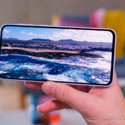 کیفیت صفحه‌نمایش Super AMOLED گوشی گلکسی A37 در پخش ویدیو و شفافیت رنگ‌ها
